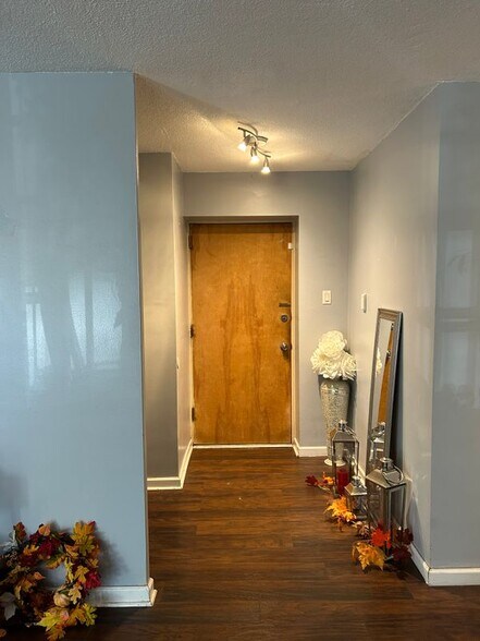 Building Photo - 111 Chestnut St