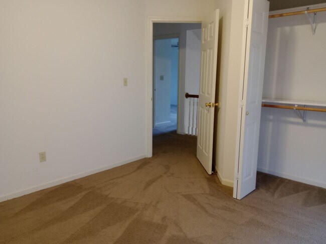 Building Photo - 210-210 Nikki Way