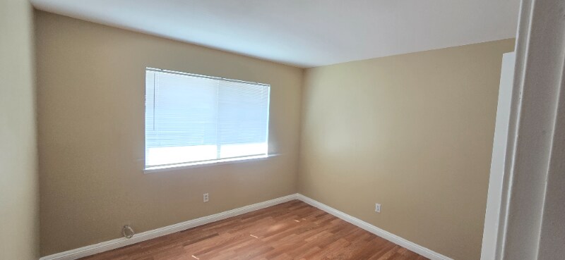 Building Photo - 3446 Rainbow Ln