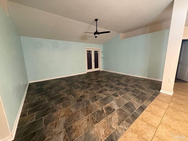 Building Photo - 6640 Tidal Bay Dr