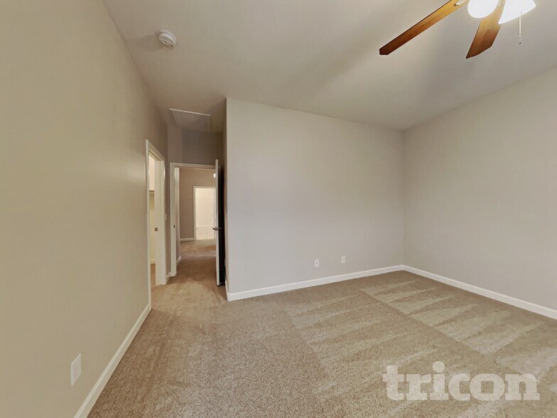 Building Photo - 4674 S 238th Ln