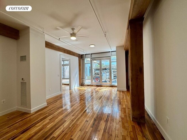 Building Photo - 275 Conover St