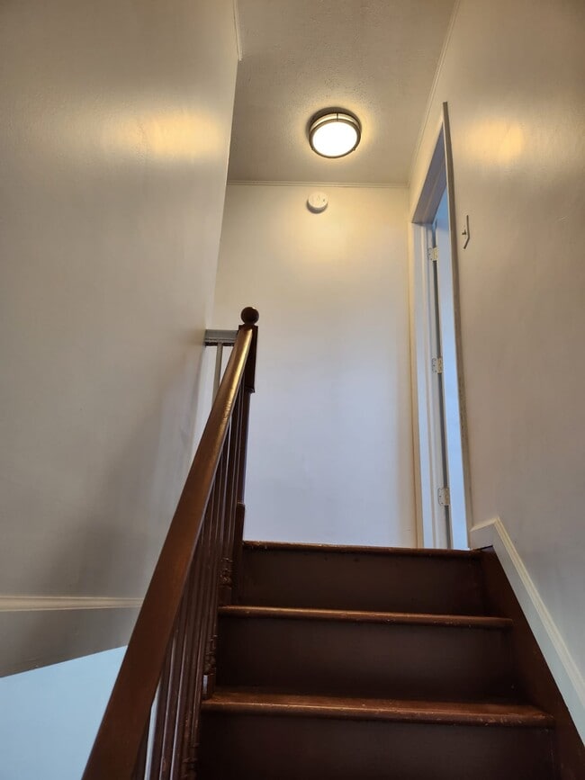 Building Photo - 648 E Scott St