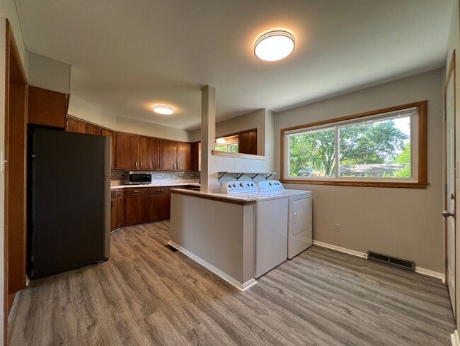Building Photo - Newly Remodeled 3 Bed 1 Bath Home in Derby!!