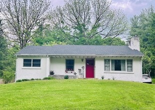 Building Photo - 4 Petticoat Ln