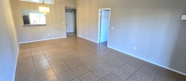 Building Photo - 136 Pine Island Cir