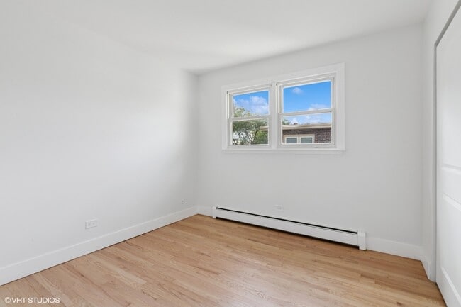 Building Photo - 512 Ida Ct Unit 2