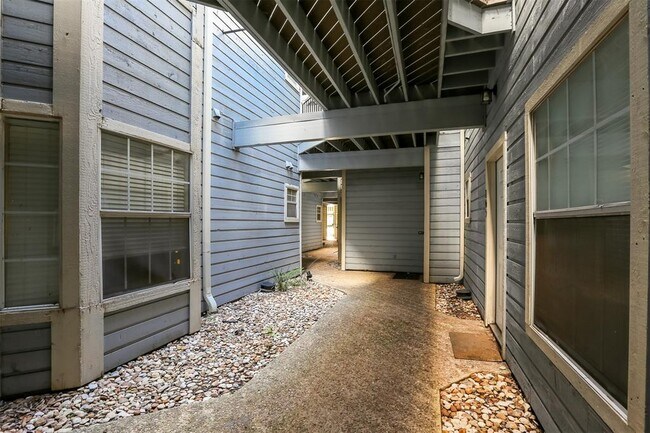 Building Photo - 3111 Tom Green St