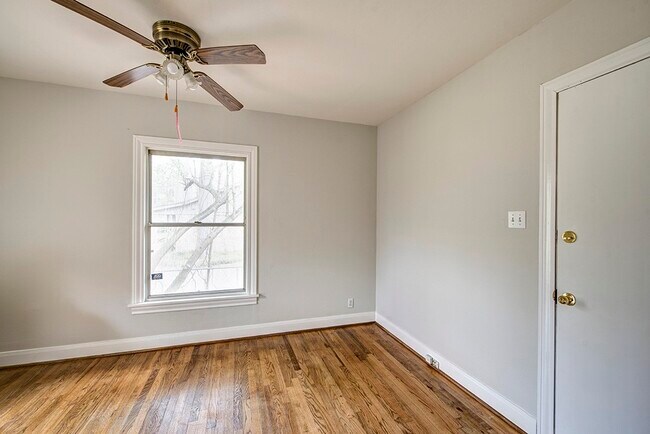 Building Photo - 505 Del Norte St