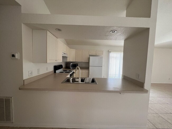 Building Photo - Vero Beach 2 bedroom
