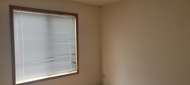 Building Photo - 15757 Griffon Path