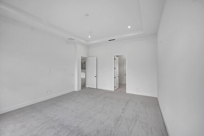 Building Photo - 9520 St Germain Dr