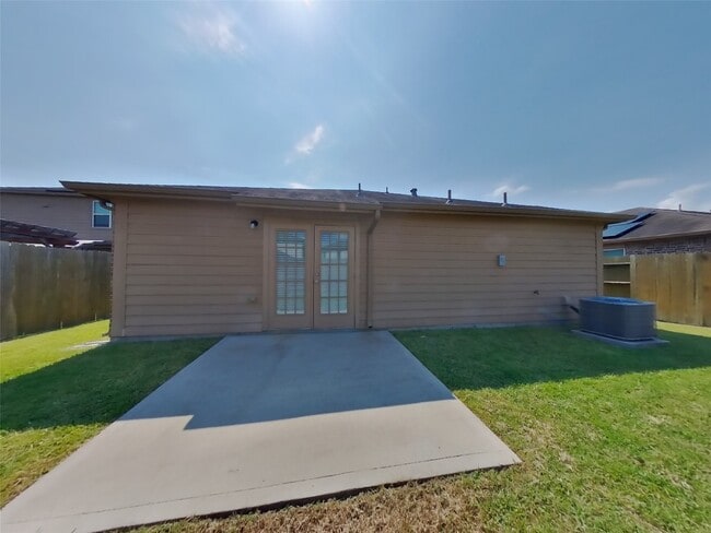 Building Photo - 2417 Regatta Ln