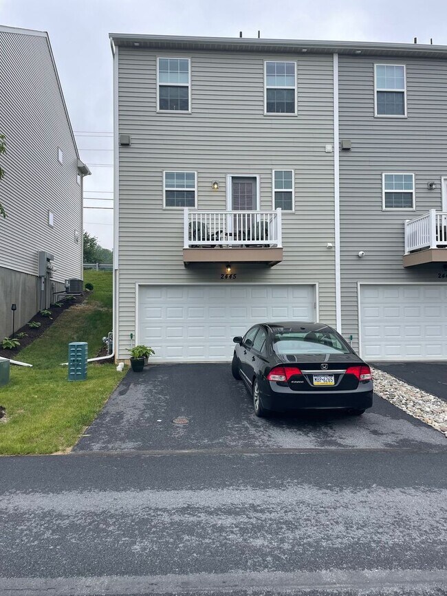 Building Photo - Luxury New Construction Townhome in Lime S...