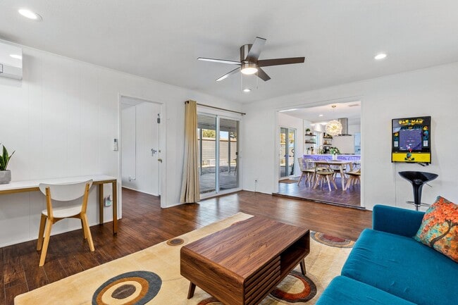 Building Photo - Desert Xscape - Pool, Jacuzzi, and Pet Friendly! (Monthly Only - No Long Term)