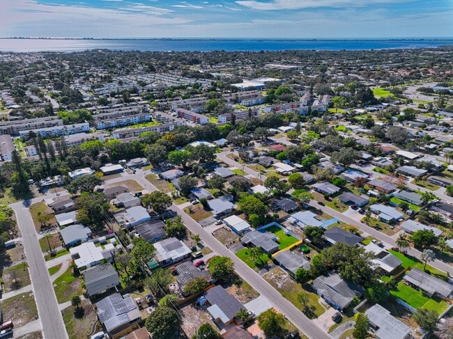 Building Photo - 5823 22nd St W