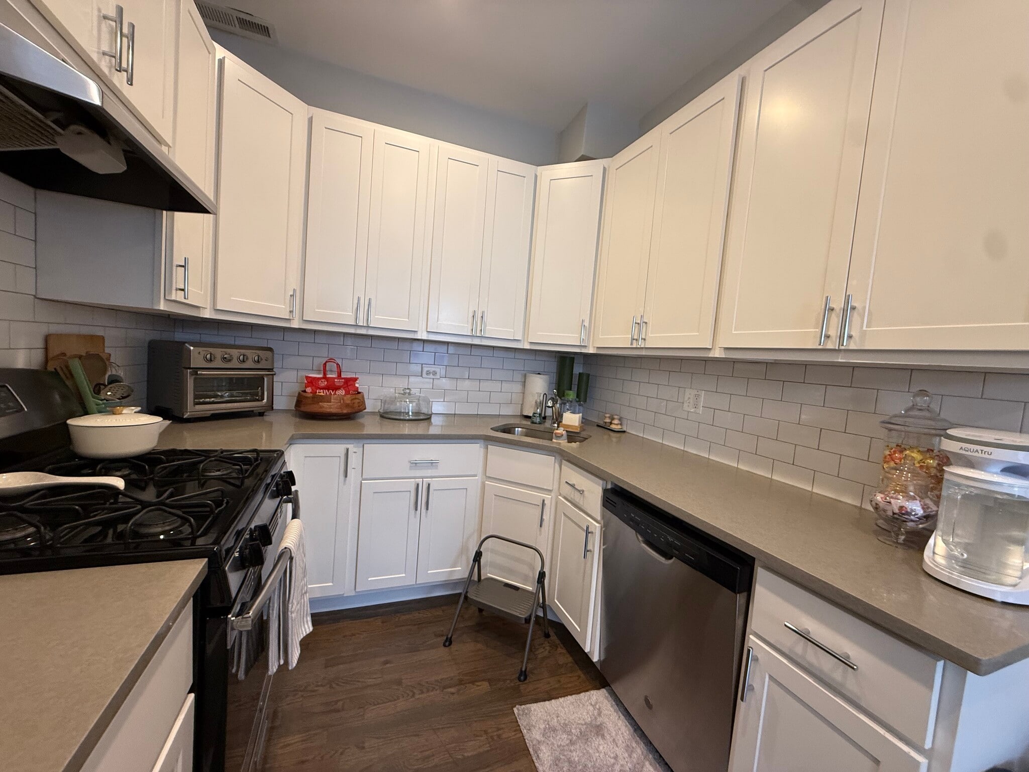 Building Photo - 2354 N Elston Ave