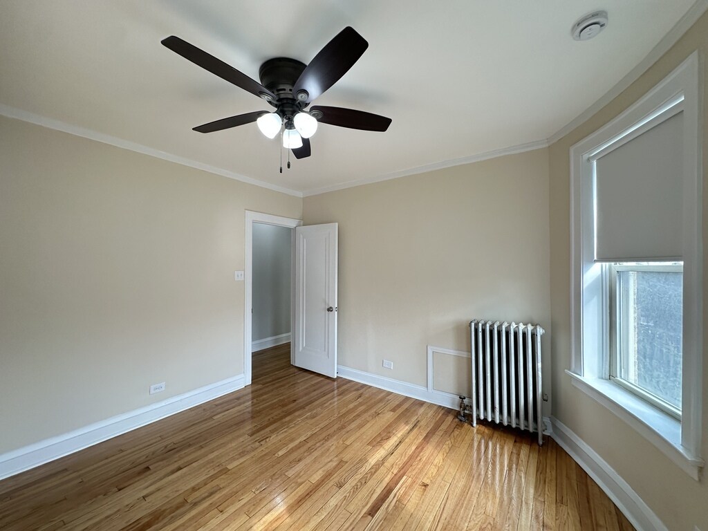 Building Photo - 324 S Maple Ave