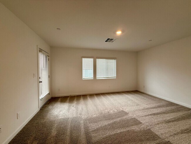 Building Photo - BRAND NEW 3 BED 2.5 BATH 2 BALCONY 2 CAR GARAGE TOWNHOUSE IN HENDERSON FOR RENT!!
