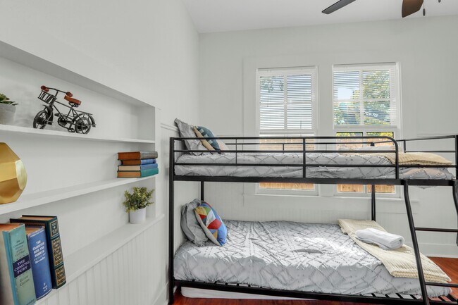 Building Photo - 569 Wright Ave