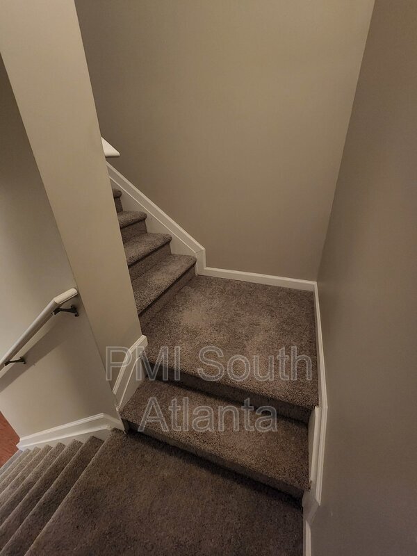 Building Photo - 176 Shenandoah Dr