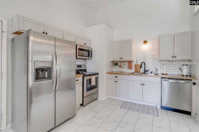 Building Photo - Charming Chapin Ranch in a Cul-de-Sac!