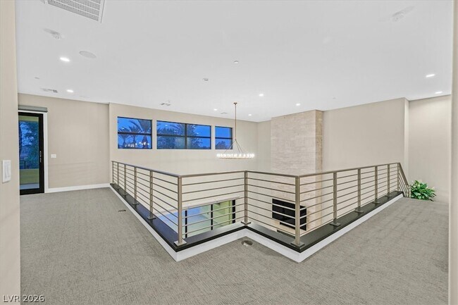 Building Photo - 65 Garibaldi Wy