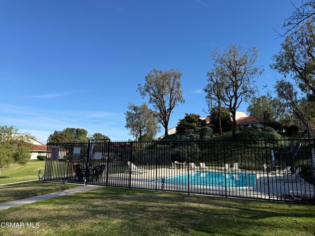 Building Photo - 647 Blue Oak Ave