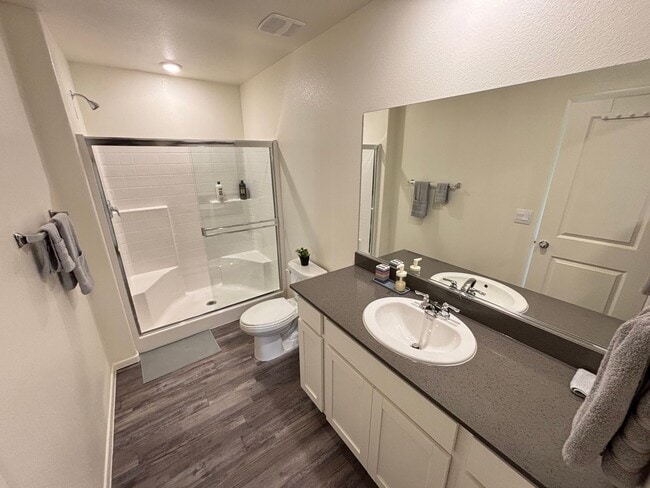 Building Photo - Charming 3Bed/2.5Bath/2Car Townhouse located in Northwest Las Vegas - Make the Move for Less: $30...