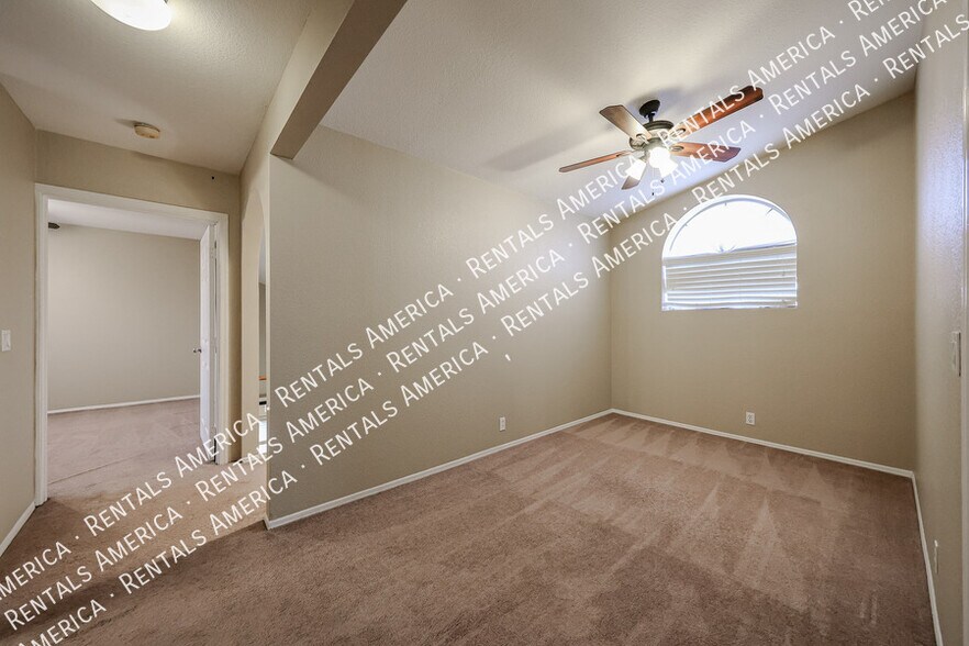 Building Photo - 6631 N 84th Dr