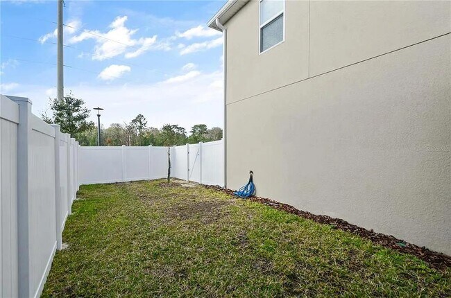 Building Photo - 11842 Sunsail Ave