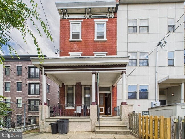 Primary Photo - 3829 Hamilton St