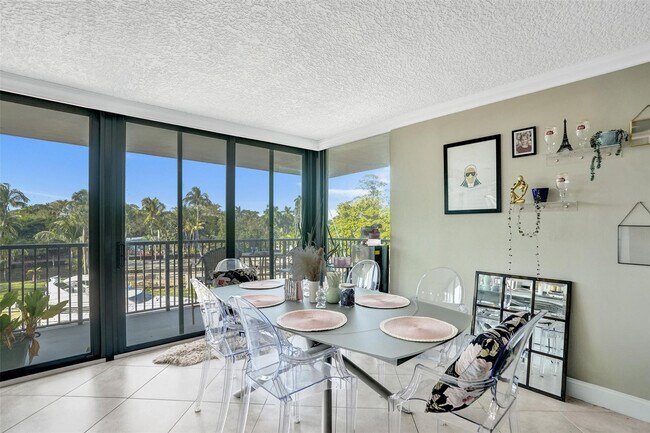 Building Photo - 1301 River Reach Dr