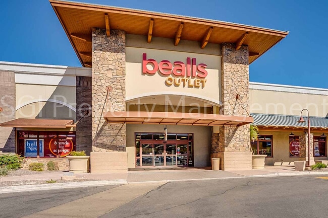 Building Photo - 2602 E Beautiful Ln