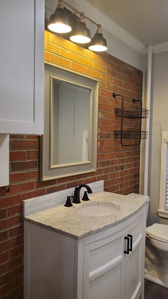 Building Photo - 2412 Jacqueline Cir