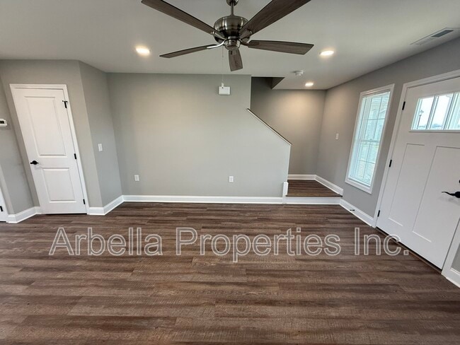 Building Photo - 127 Jess Corby Rd