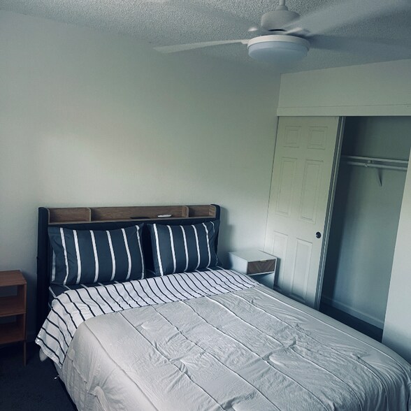 Building Photo - 1990 Benita Dr