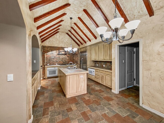 Building Photo - 1314 Creekwood Dr