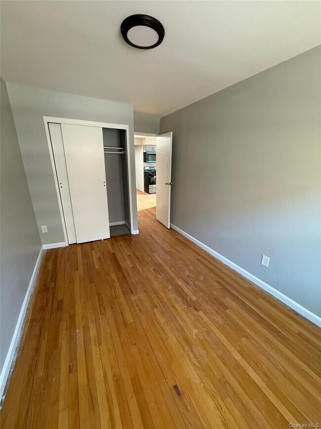 Building Photo - 5606 Riverdale Ave