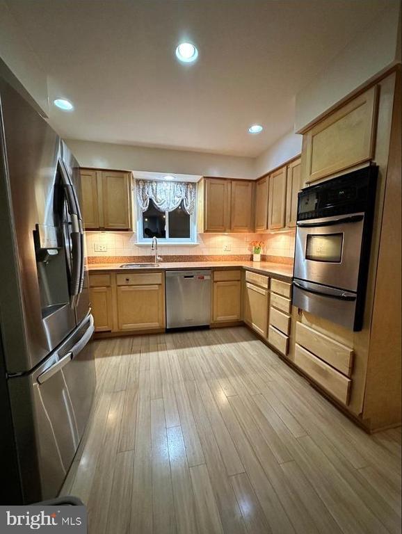 Building Photo - 8140 Drayton Ln