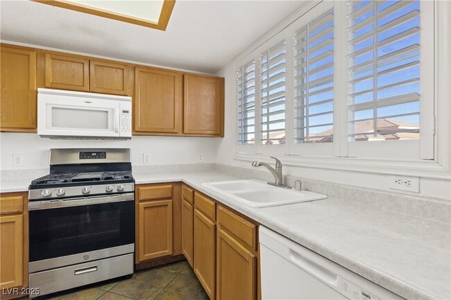 Building Photo - 833 Aspen Peak Loop