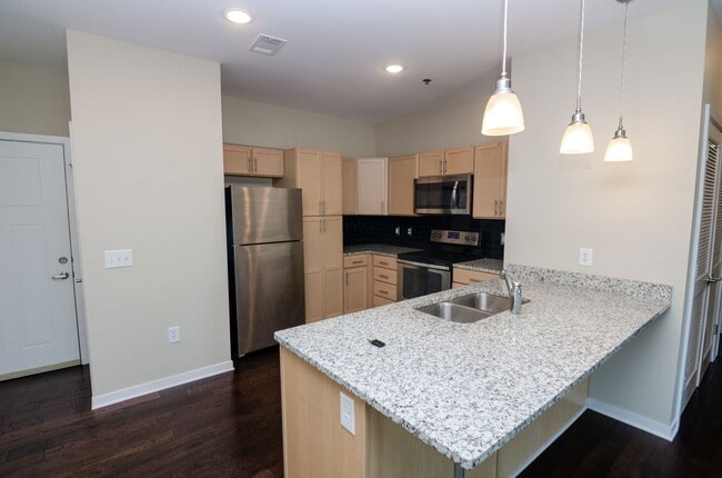 Building Photo - Chic East Nashville Two Bedroom Loft