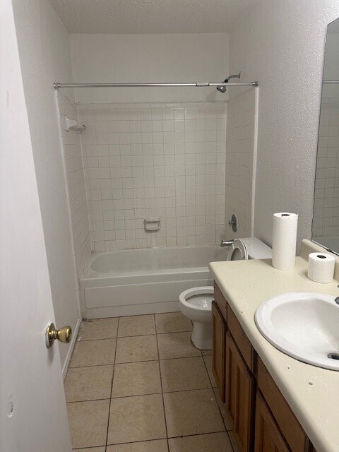 Building Photo - 8611 Green Cedar Dr