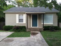 Building Photo - 622 N 47th St