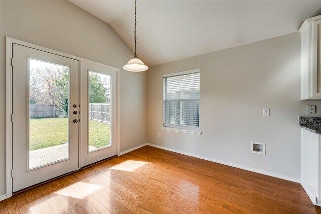 Building Photo - 5909 Paloma Blanca Dr