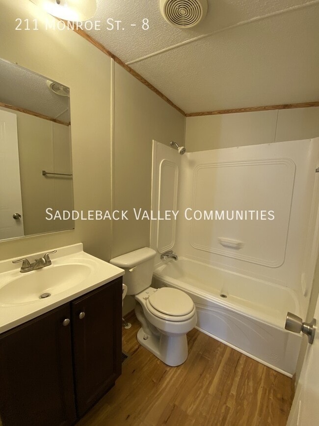 Building Photo - 211 Monroe St