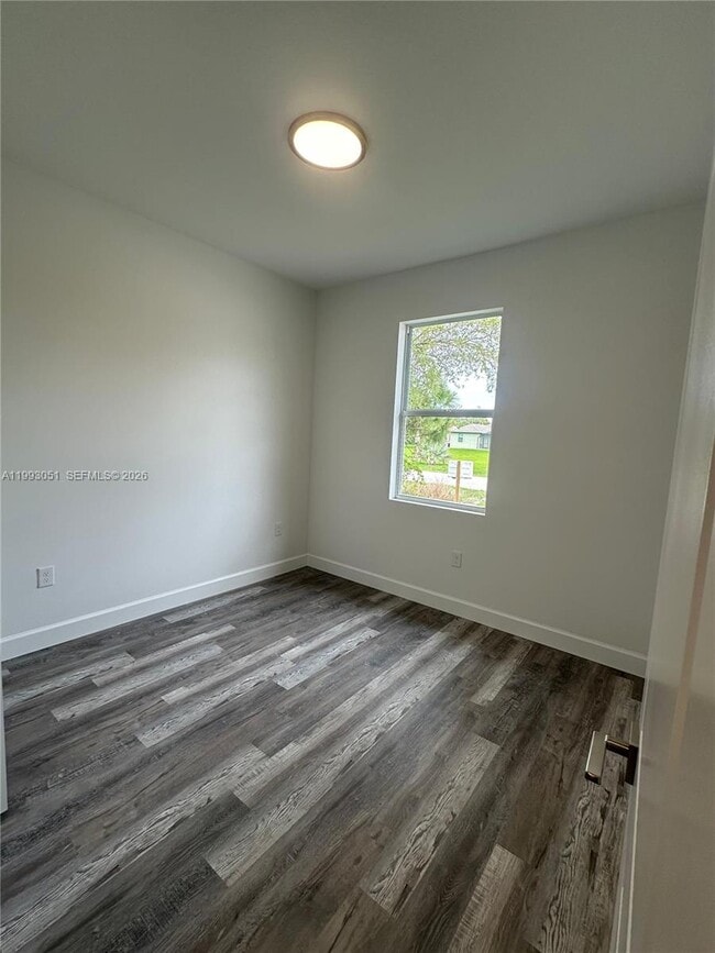 Building Photo - 10087 Amicola St