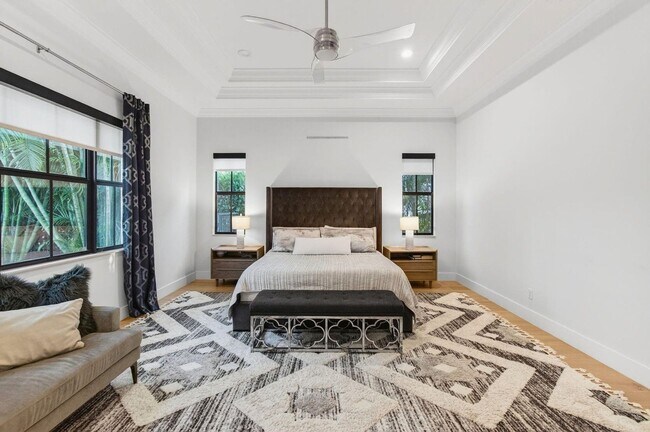 Building Photo - 17662 Cadena Dr