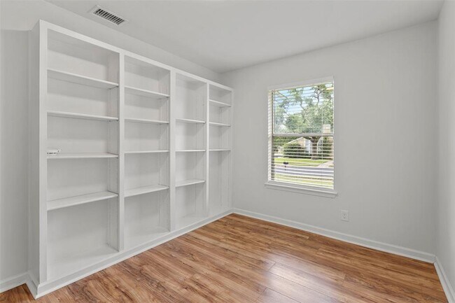 Building Photo - 11704 Natrona Dr