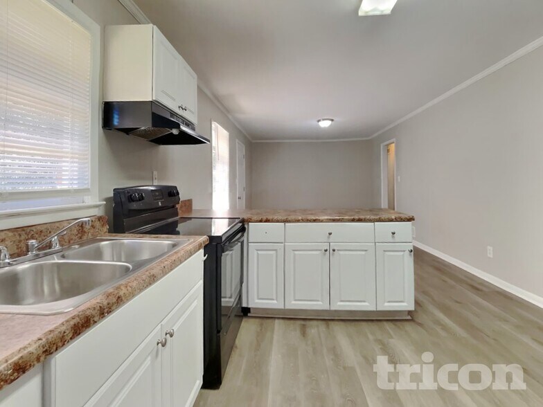 Building Photo - 4681 Kings Hwy